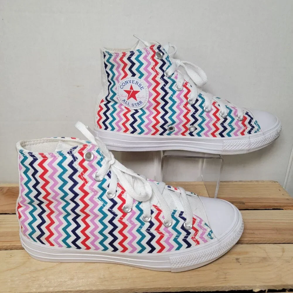 Converse Girls Hi-Top White Shoes w/ Zig Zag Stripes - Size 3